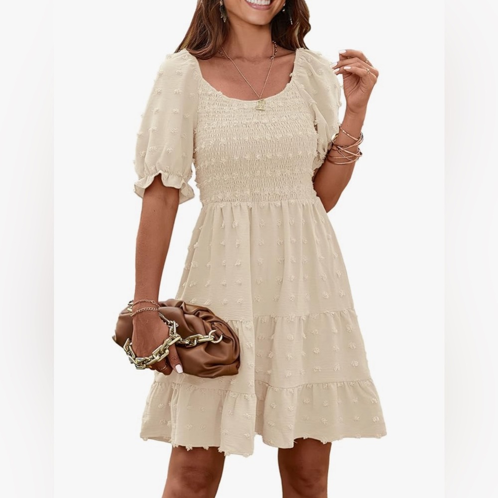 NWT pretty garden puff sleeve smocked Swiss dot dress